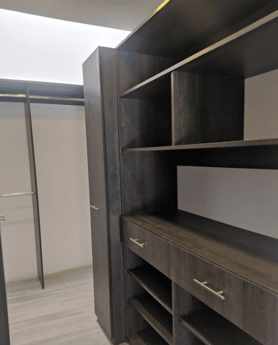 Closets, Walking-Closets